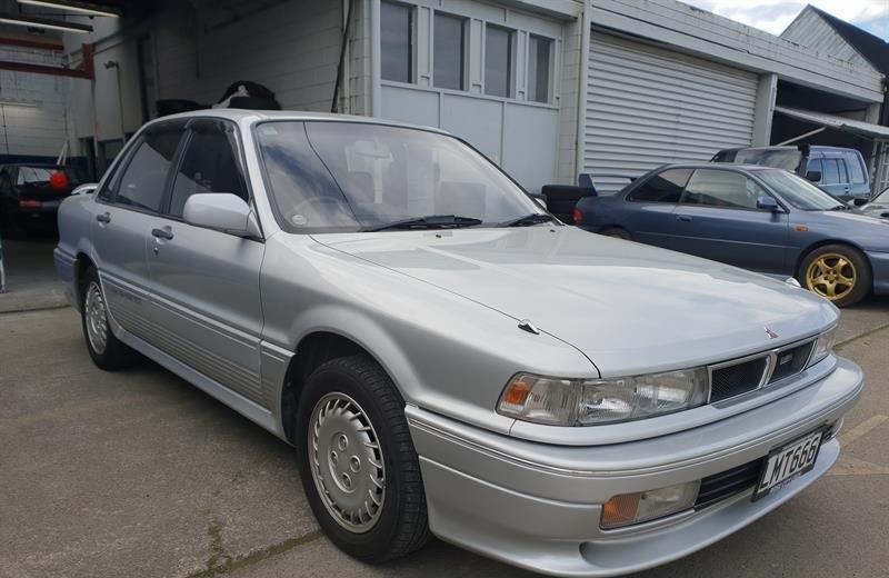 Mitsubishi galant 1989